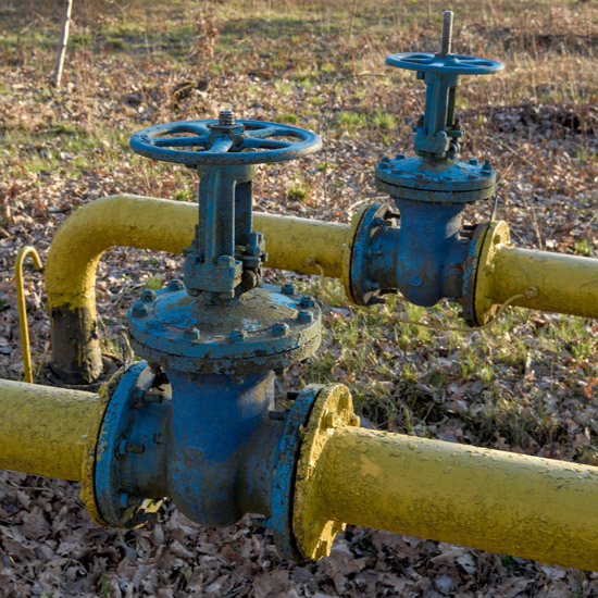 Gas pipelines with valves